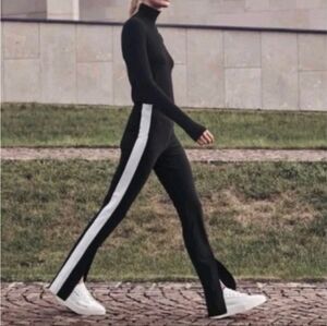 Athleta Interstellar Tight Black with White Stripe Side Zip Snap Closure Size XS